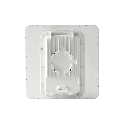 PTP-550  Hasta 1.36 GBps / 4910 - 6200 MHz / 802.11 AC Wave 2  MU-MIMO 4: 4x4 / BackHaul con Antena Integrada (Alta ganancia 23 dBi)   (C050055H016A)